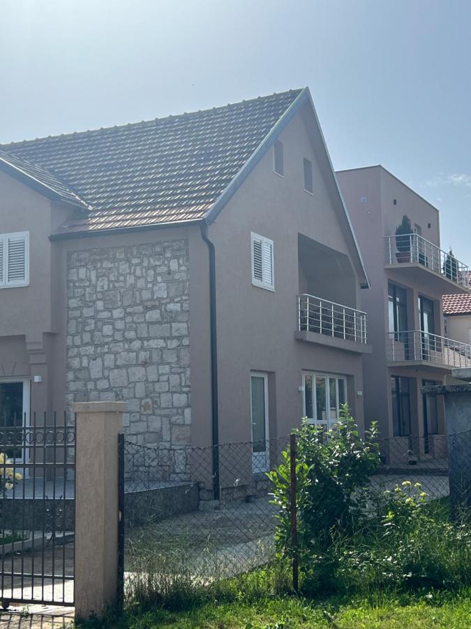 Apartman Scepanovic Niksic ภายนอก รูปภาพ