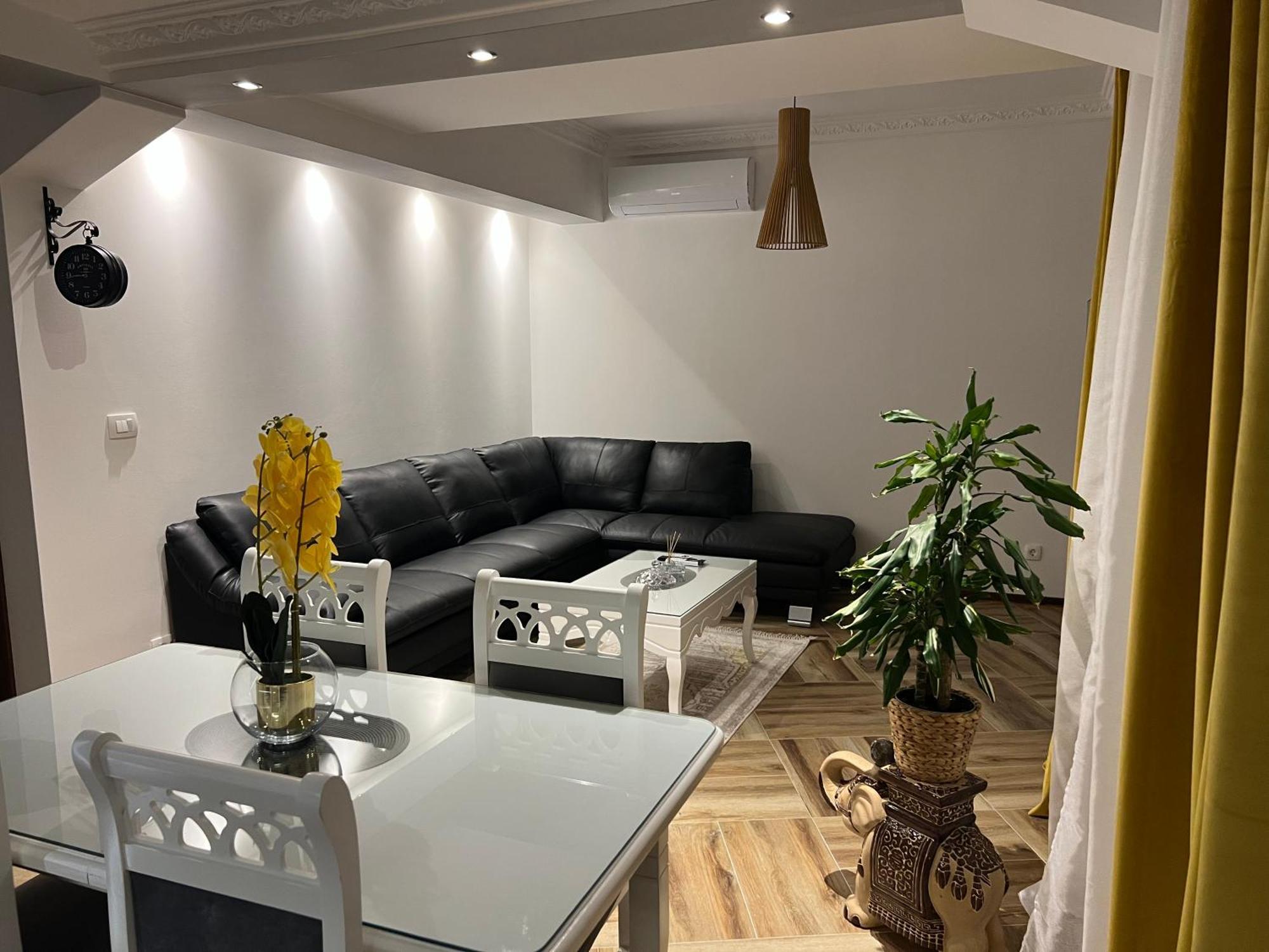 Apartman Scepanovic Niksic ภายนอก รูปภาพ