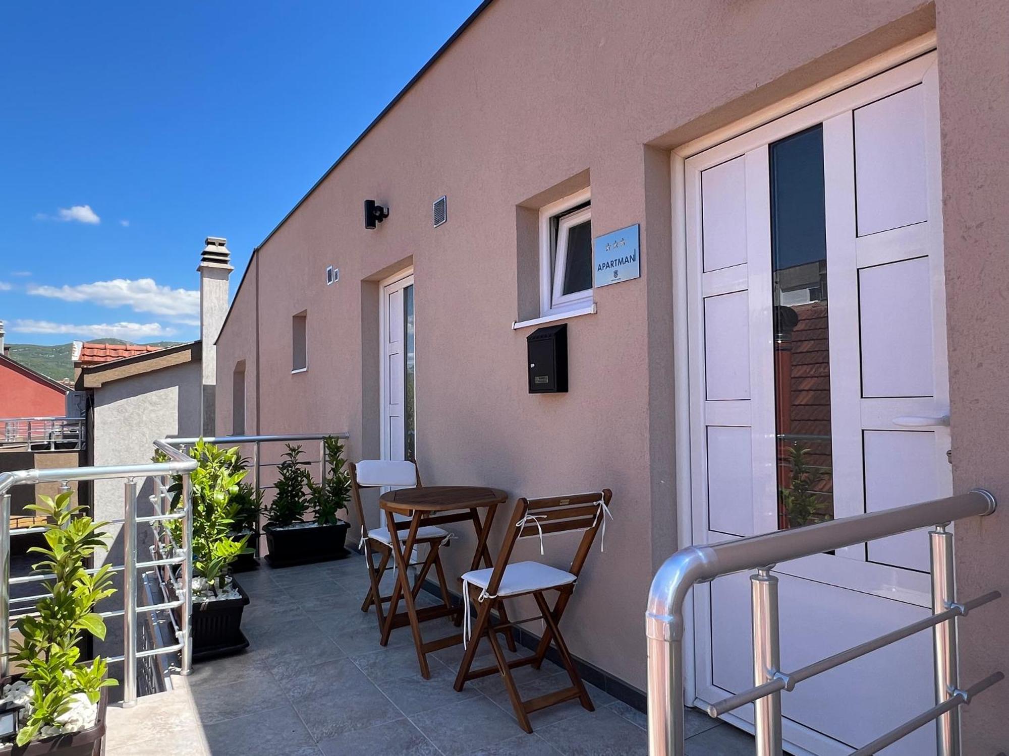 Apartman Scepanovic Niksic ภายนอก รูปภาพ